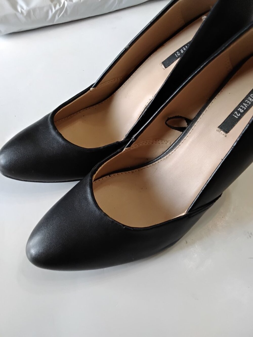 Title:Forever 21 Black Faux Leather Pointed Pump Heels - Women's Size 8